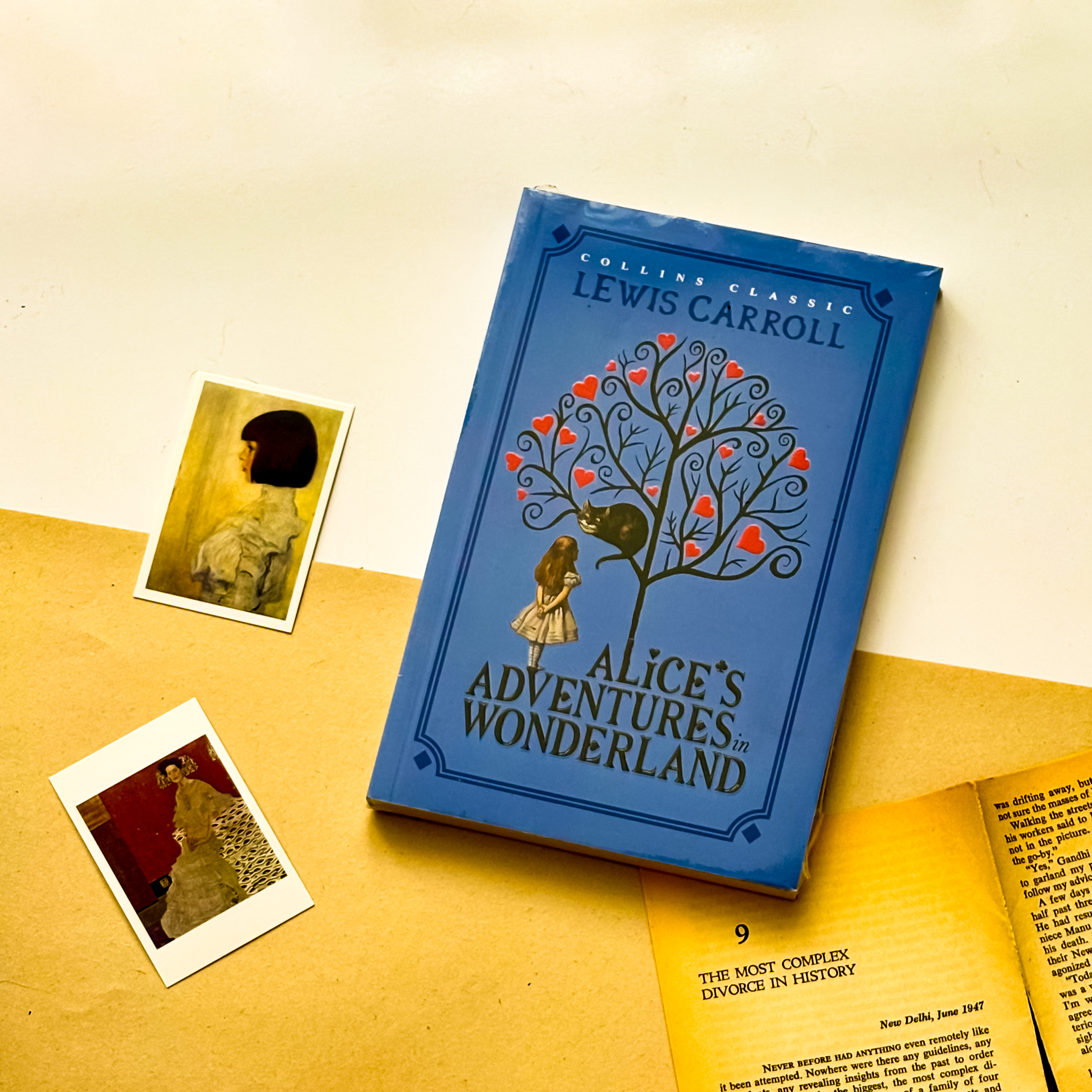 رمان انگلیسی «Alice’s Adventures in Wonderland» اثر لوئیس کارول