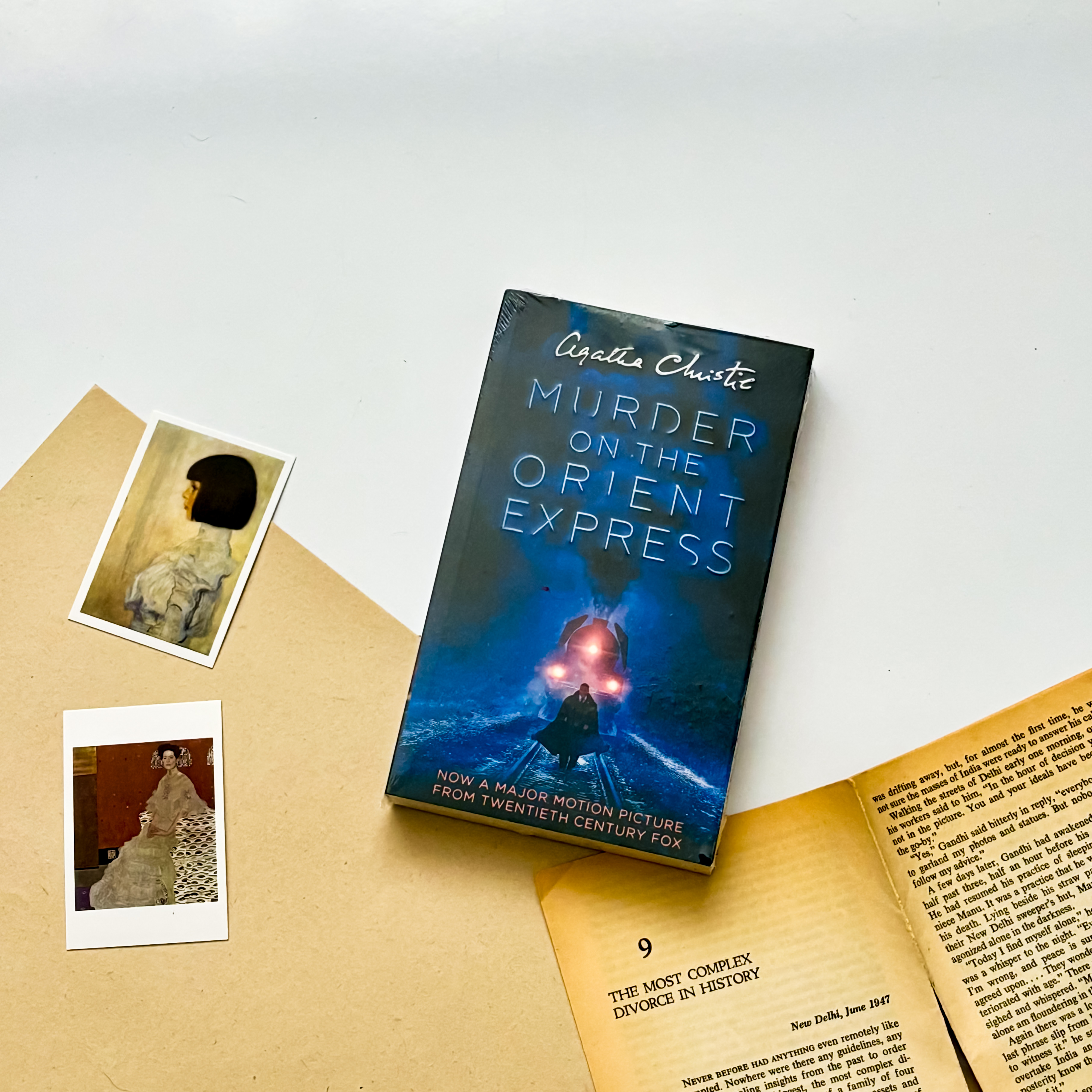 رمان انگلیسی «Murder on the Orient Express» اثر آگاتا کریستی