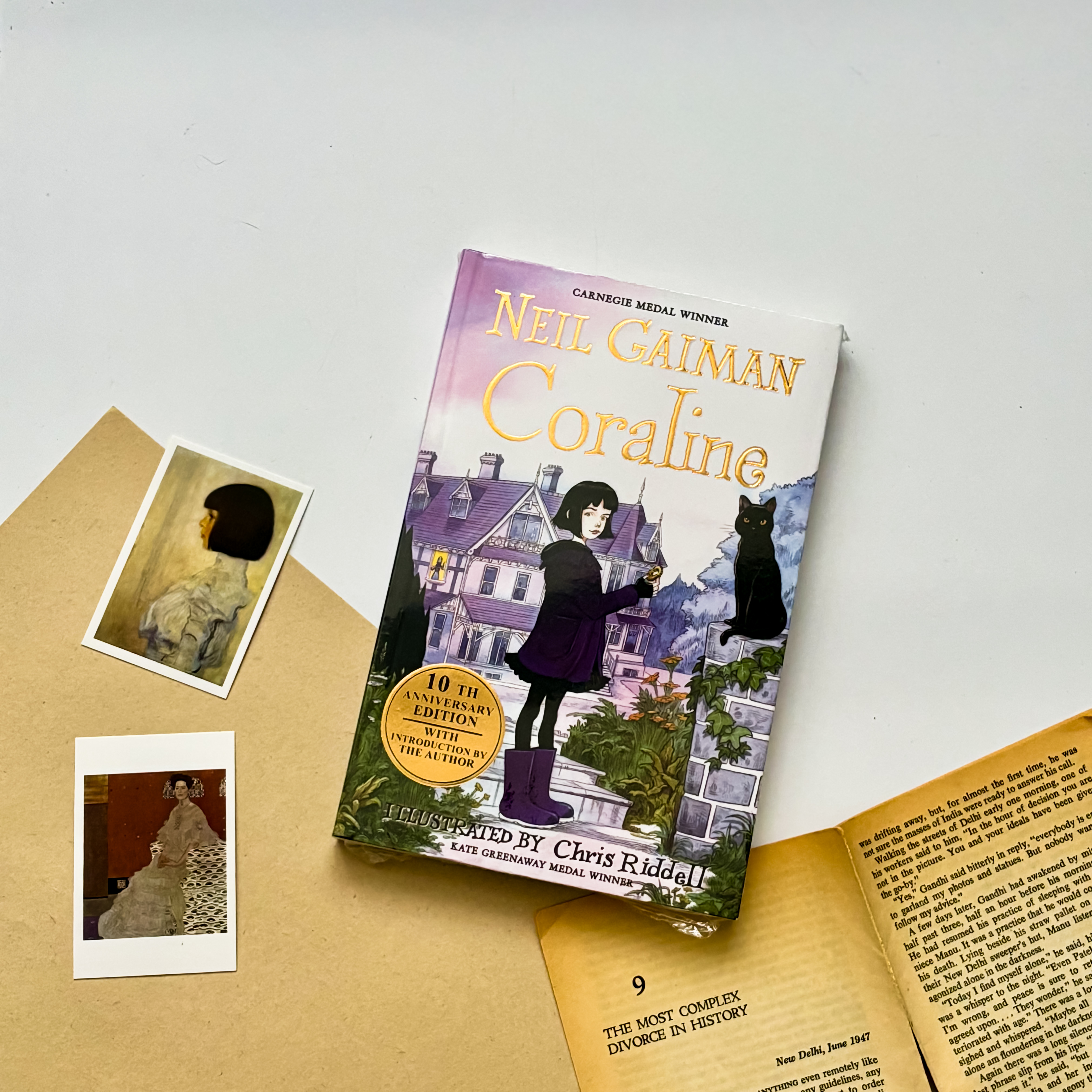 رمان انگلیسی «Coraline» اثر نیل گیمن